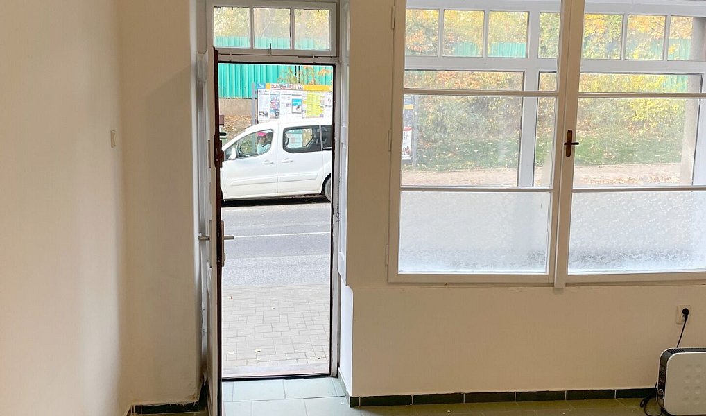 Pronájem obchodních prostor 20 m², Jičín – náhled fotky 2