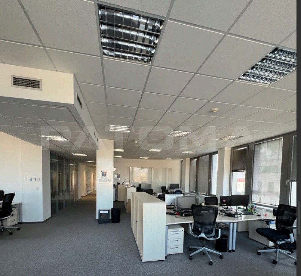 Pronájem kanceláře 430 m² – fotografie 5