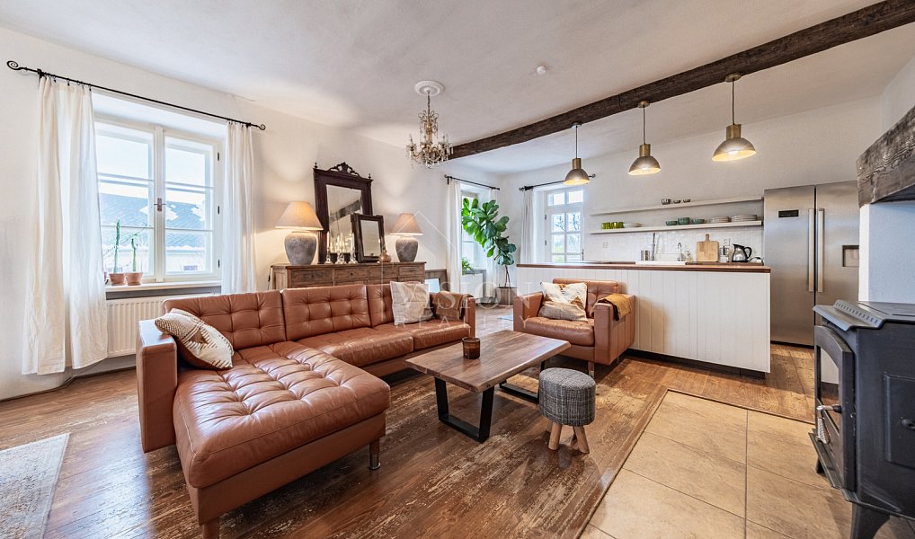 Prodej domu 190 m² s pozemkem 1 831 m², Kolinec – náhled fotky 4