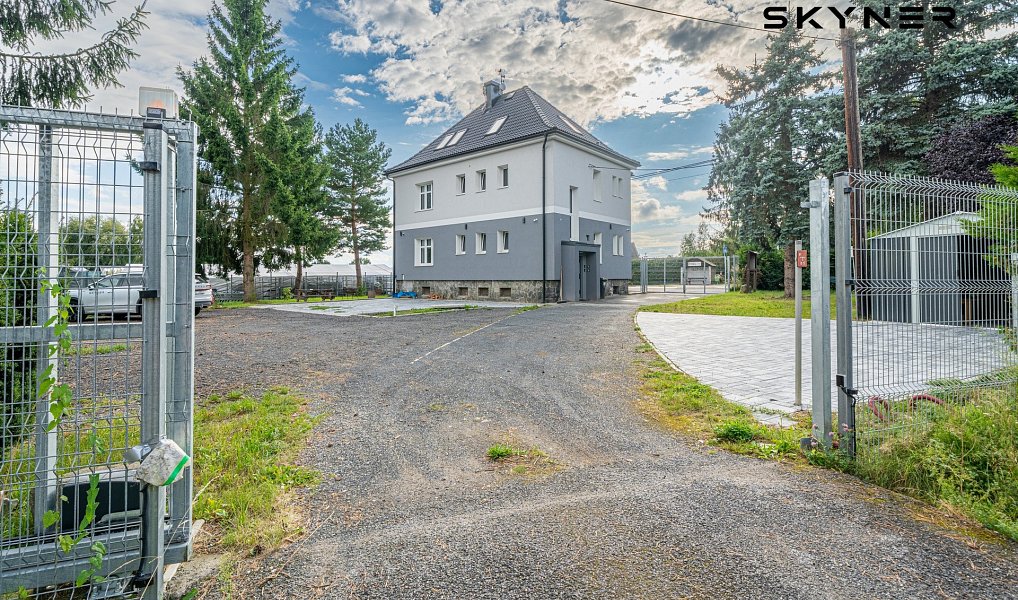 Prodej domu 276 m² s pozemkem 895 m², Nový Bor – náhled fotky 2