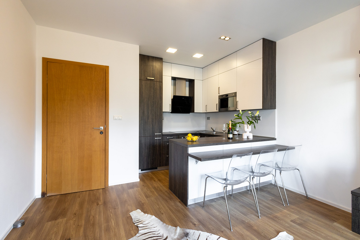 Pronájem bytu 3+kk 57 m² — photo 2