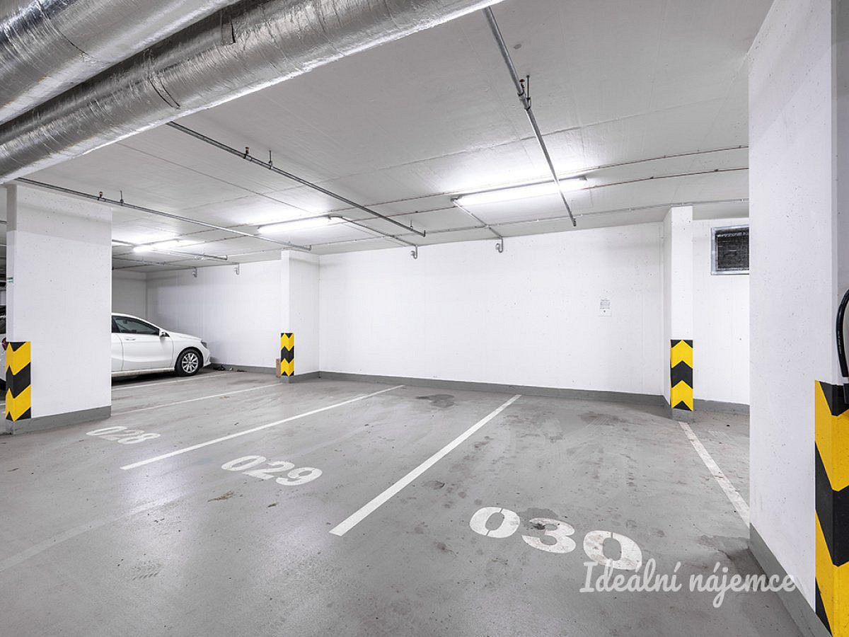 Pronájem bytu 1+kk 30 m² – fotografie 4