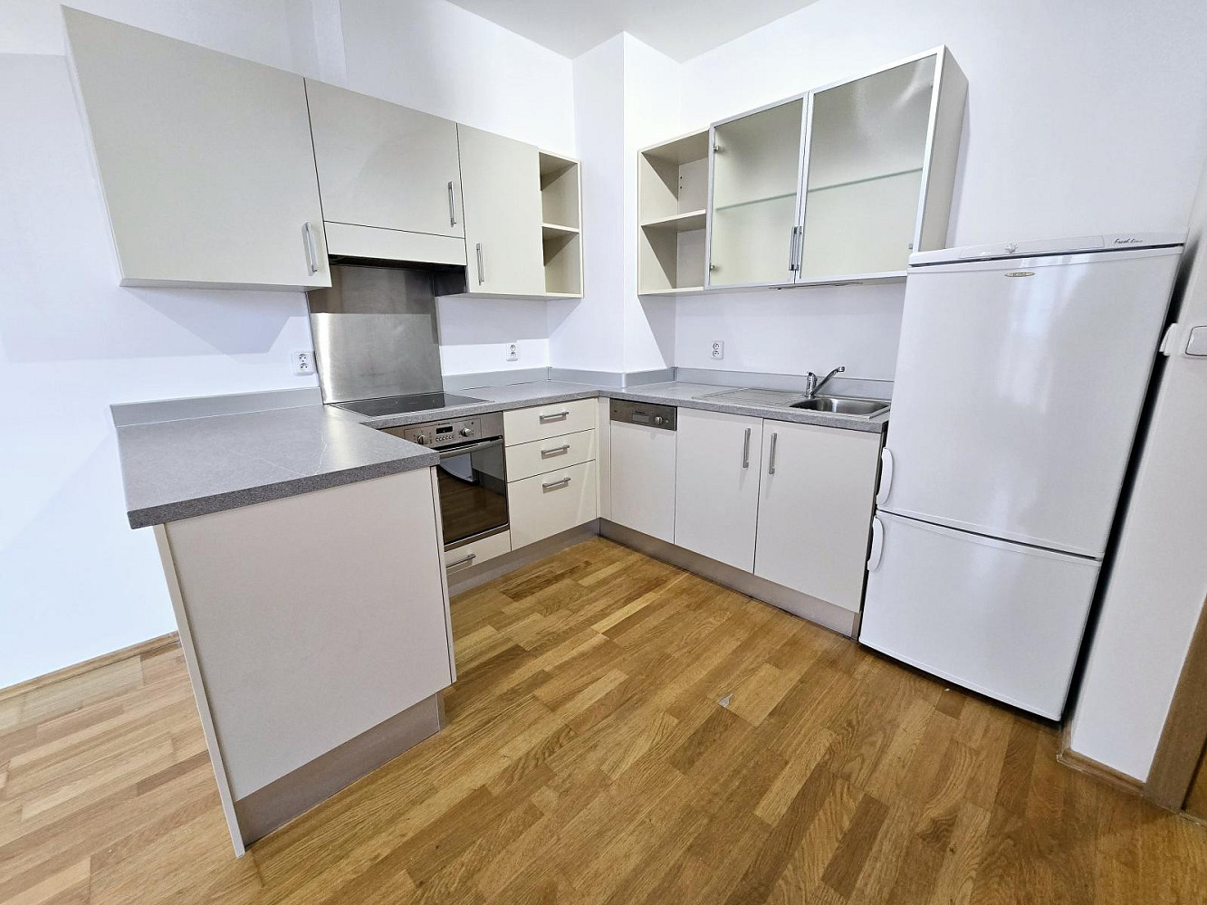 Prodej bytu 2+kk 41 m² — photo 3