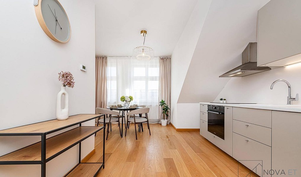 Prodej bytu 3+1 117 m², Praha – náhled fotky 2