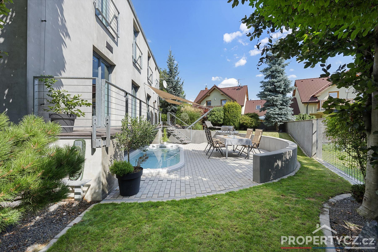 Prodej domu 345 m² s pozemkem 520 m²