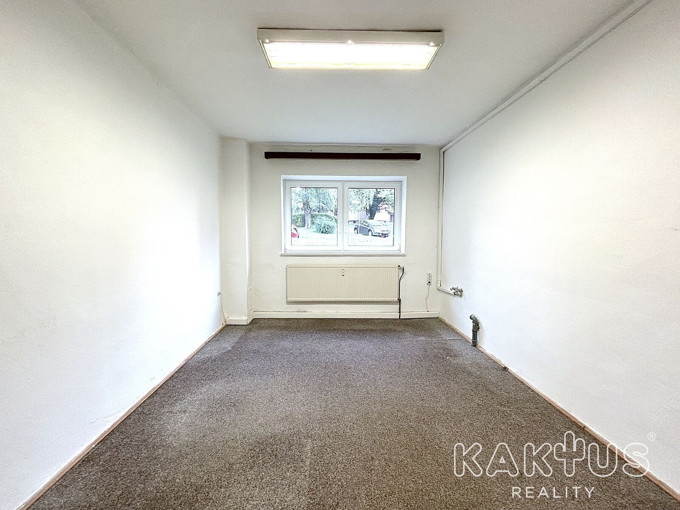 Pronájem obchodních prostor 37 m² – fotografie 2