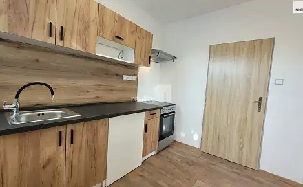 Pronájem bytu 1+1 32 m², Lžovická, Týnec nad Labem, okres Kolín