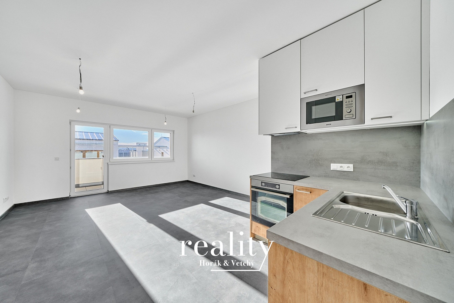 Pronájem bytu 1+kk 36 m² – fotografie 2