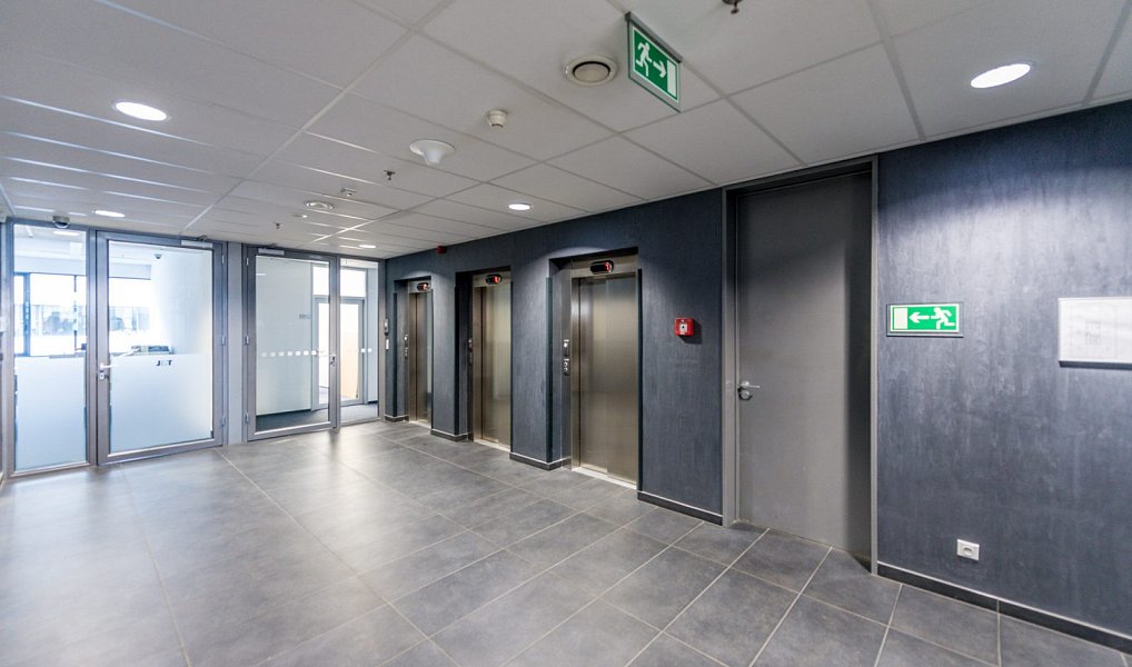 Pronájem kanceláře 303 m², Hovorčovice – náhled fotky 10
