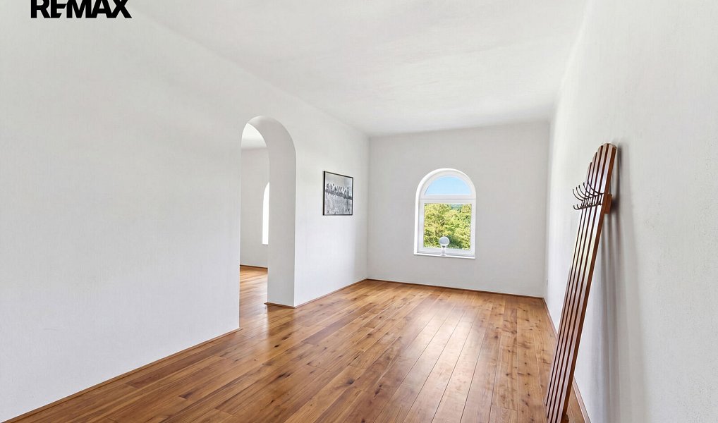 Prodej domu 735 m² s pozemkem 3 134 m², Zemětice – náhled fotky 4