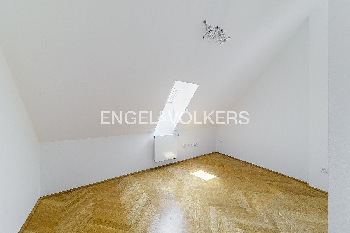 Pronájem bytu 4+kk 168 m² – fotografie 5