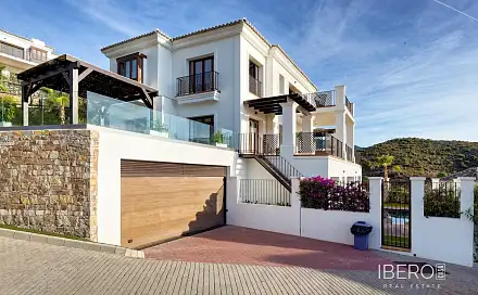 Prodej domu 582 m² s pozemkem 1 105 m², Benahavís, Španělsko