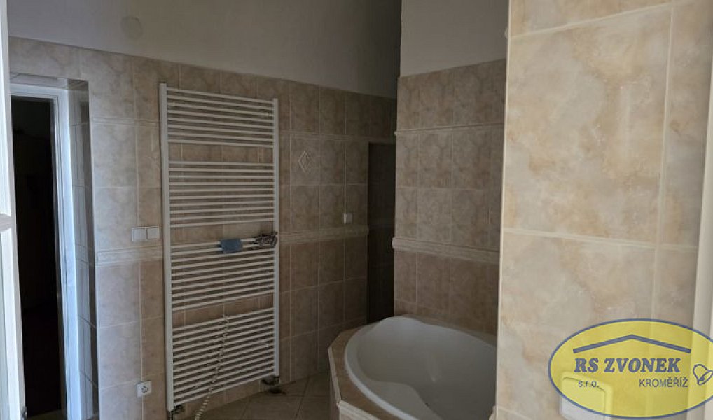 Prodej domu 2 800 m² s pozemkem 1 459 m², Kroměříž – náhled fotky 12