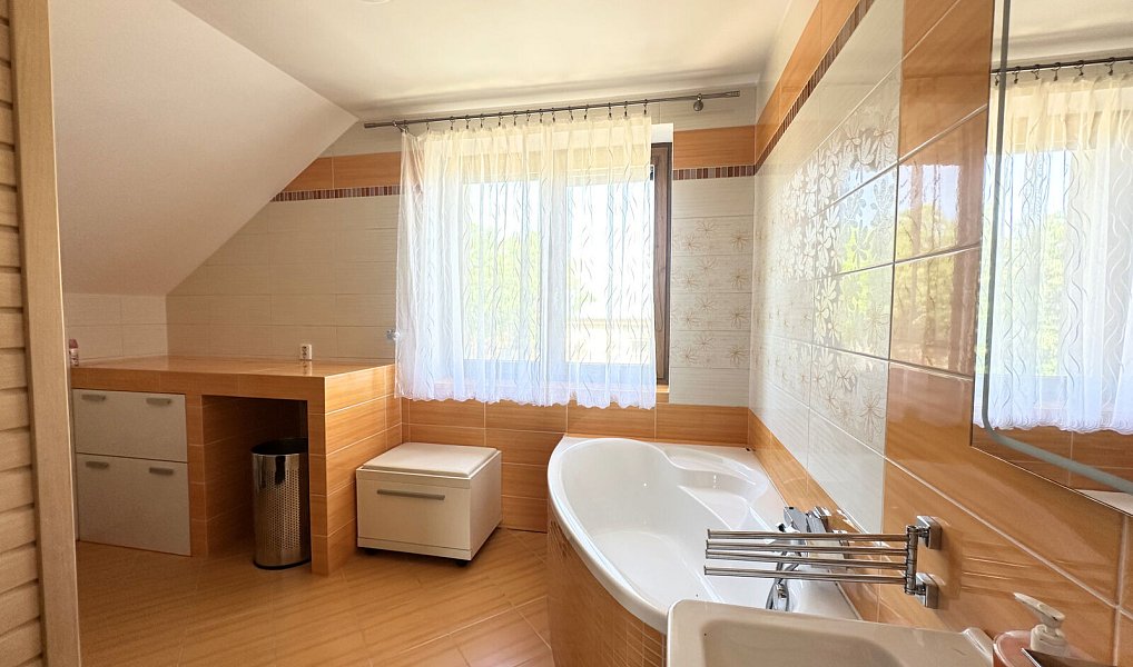 Pronájem domu 152 m² s pozemkem 1 967 m², Peruc – náhled fotky 9
