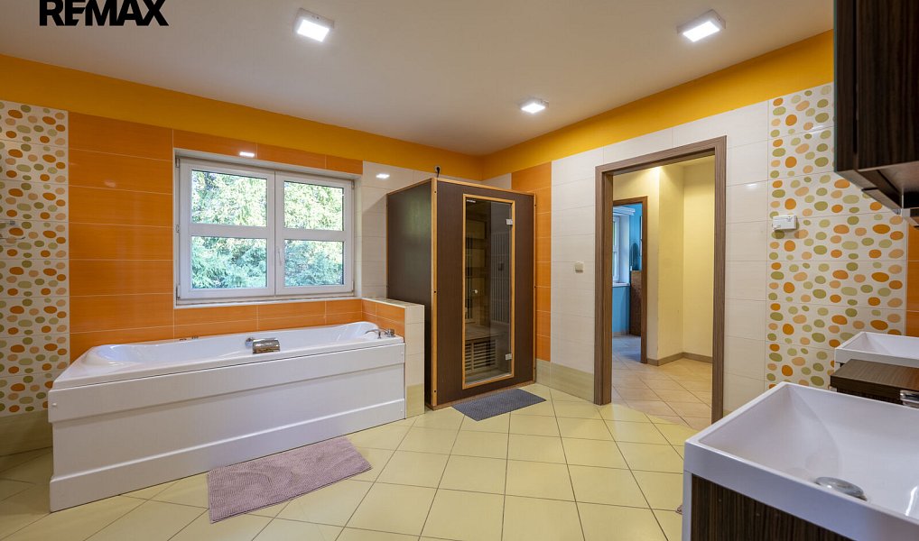 Prodej domu 525 m² s pozemkem 35 000 m², Liptál – náhled fotky 18