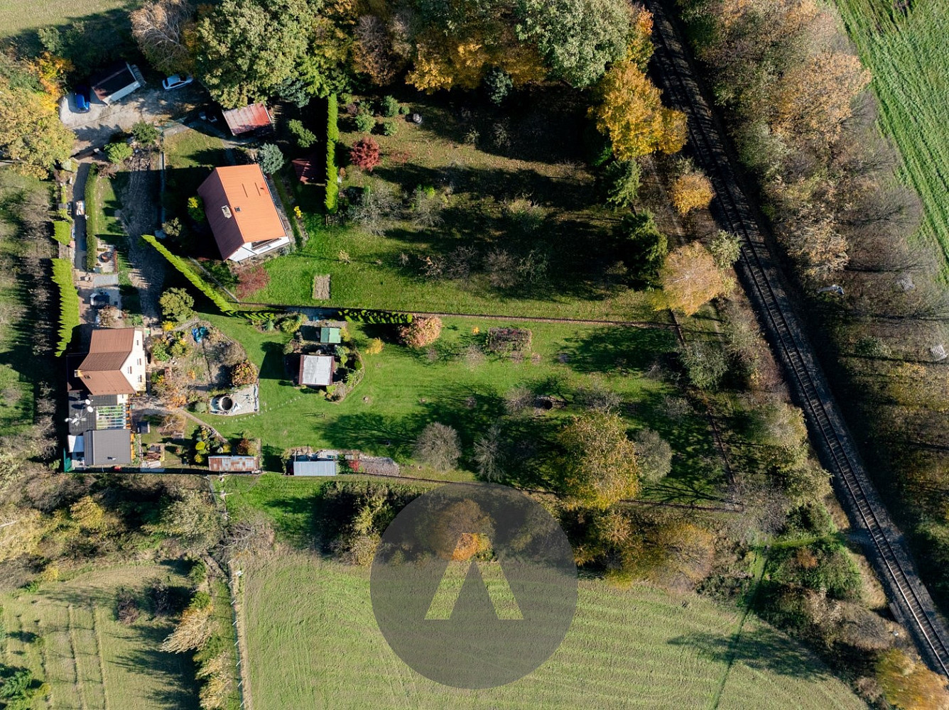 Prodej stavebního pozemku 1 800 m² – fotografie 2