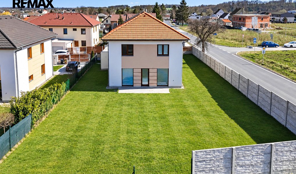 Prodej domu 180 m² s pozemkem 679 m², Veleň – náhled fotky 27