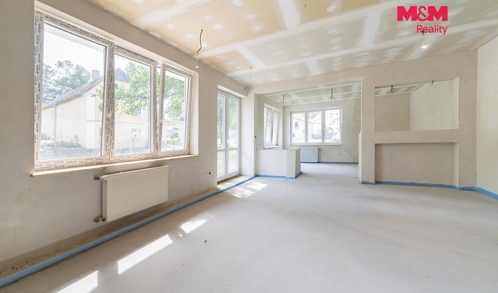 Prodej domu 160 m² s pozemkem 1 013 m², Mnichov – náhled fotky 2