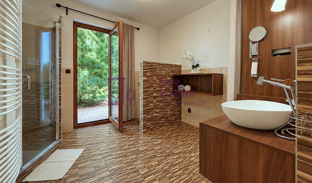 Prodej domu 210 m² s pozemkem 2 641 m², Rodvínov – náhled fotky 3