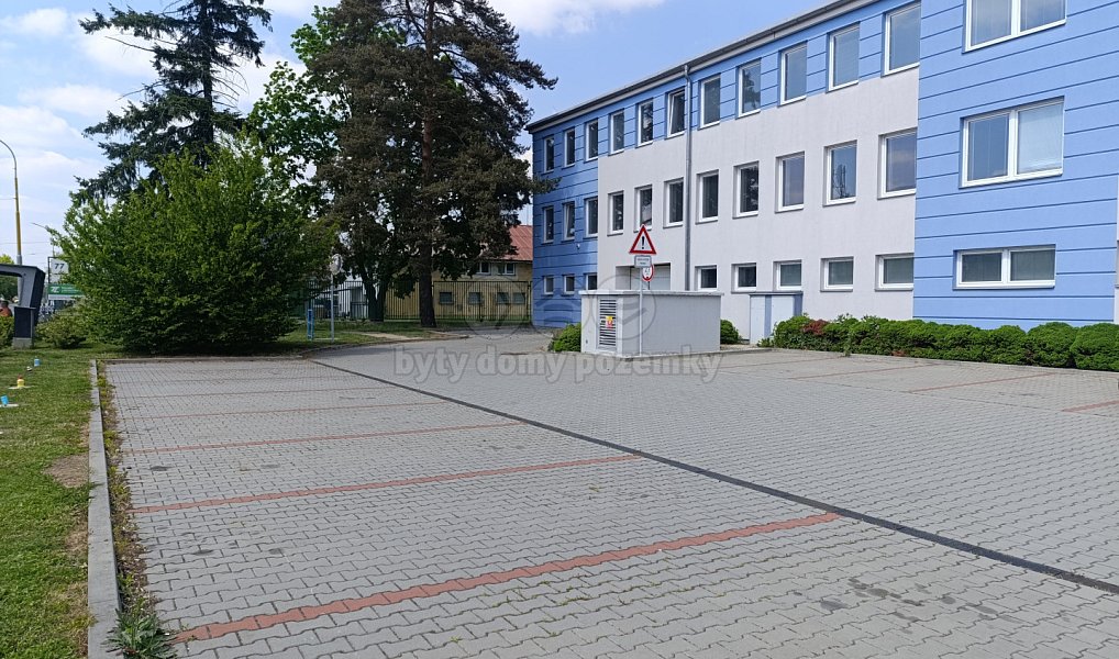 Pronájem parkovacího místa, 11 m2, Opava, ul. Těšínská, Opava – náhled fotky 3