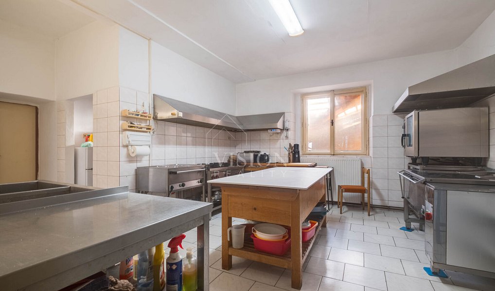 Prodej ubytovacího objektu 1 050 m², Varvažov – náhled fotky 5