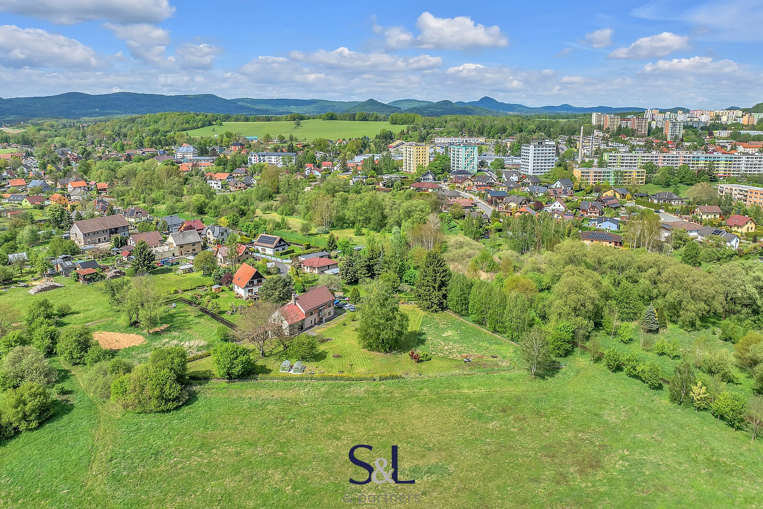 Prodej domu 227 m² s pozemkem 3 155 m²