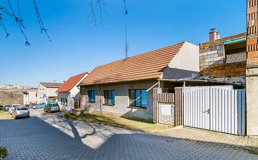 Prodej domu 75 m² s pozemkem 320 m², náměstí Pod lípou, Praha 5 - Holyně