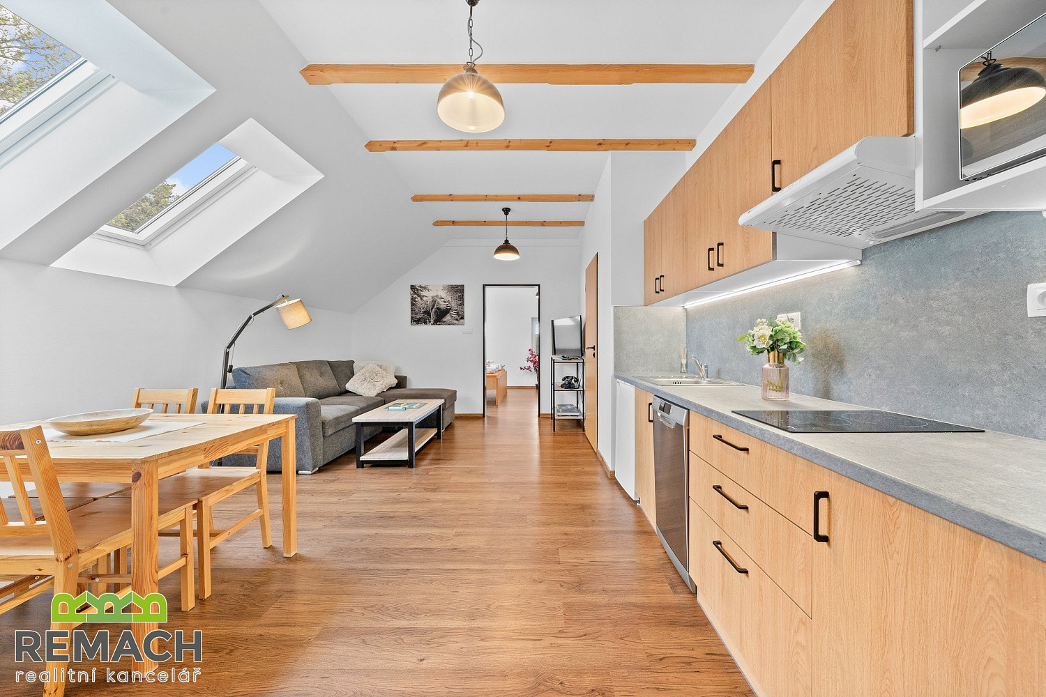 Prodej ubytovacího objektu 320 m² – fotografie 3