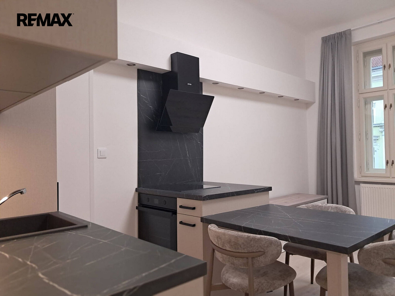Pronájem bytu 3+kk 65 m² – fotografie 3