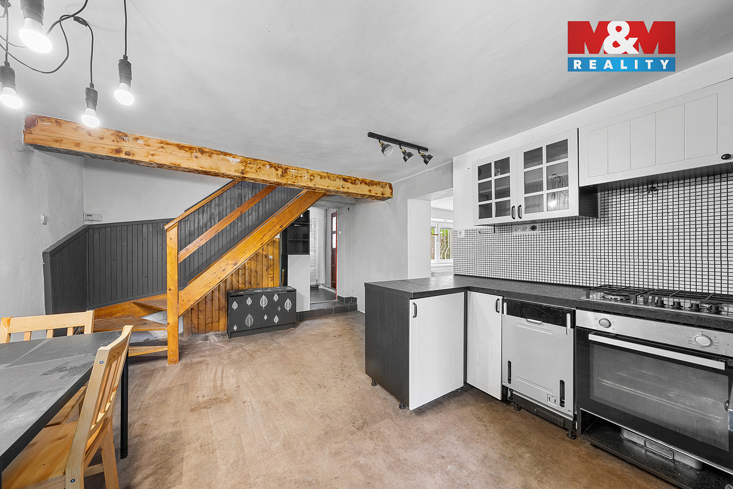 Prodej domu 175 m² s pozemkem 1 439 m² — photo 2