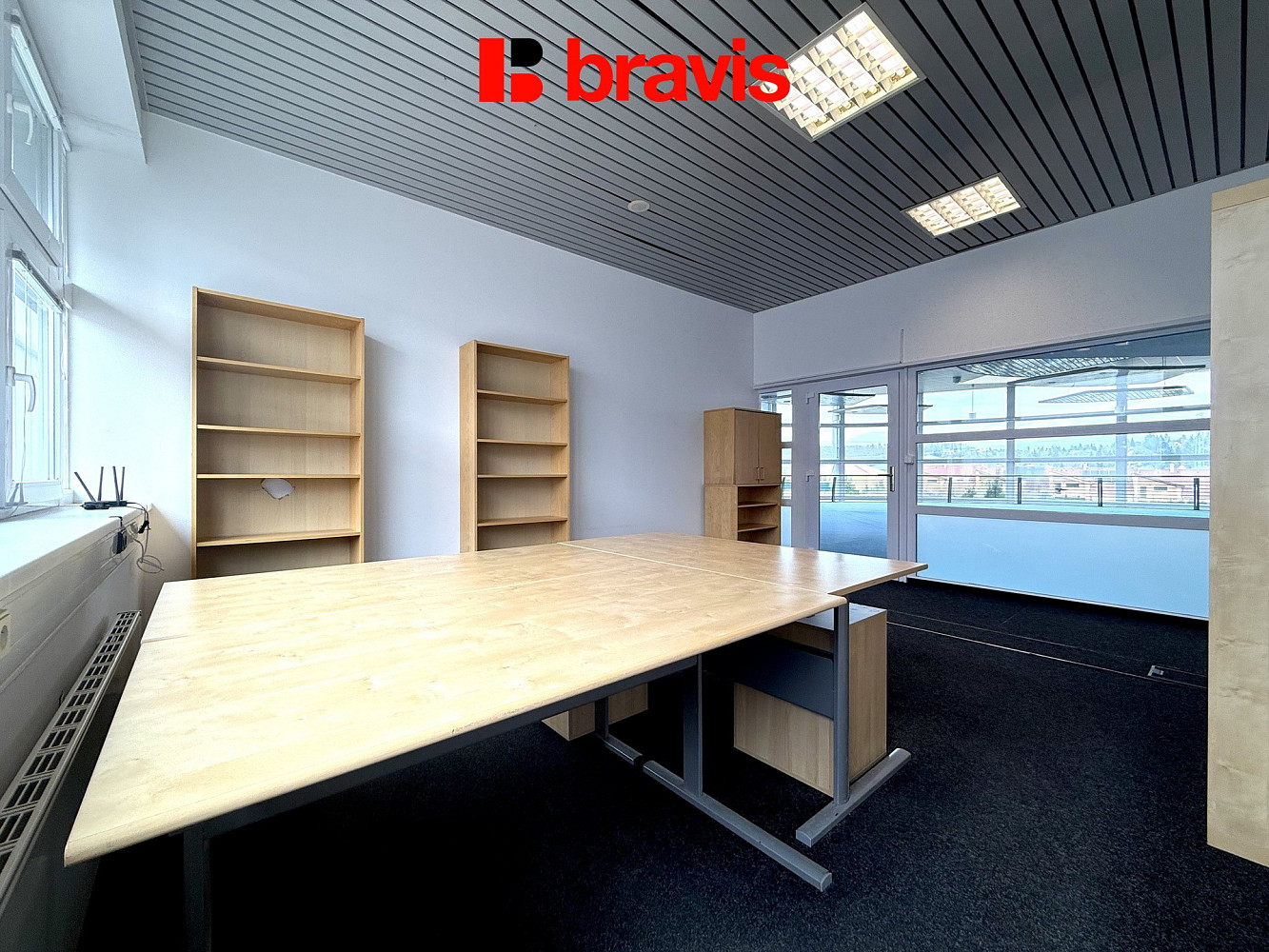 Pronájem kanceláře 57 m² — photo 2