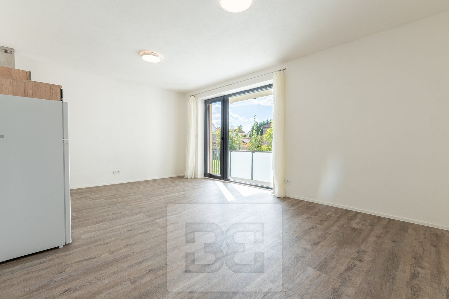 Pronájem bytu 1+kk 37 m² – fotografie 5