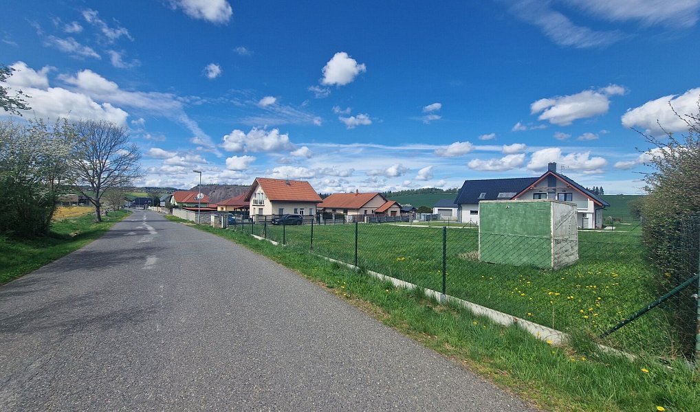 Prodej stavebního pozemku 1 009 m², Milín – náhled fotky 12