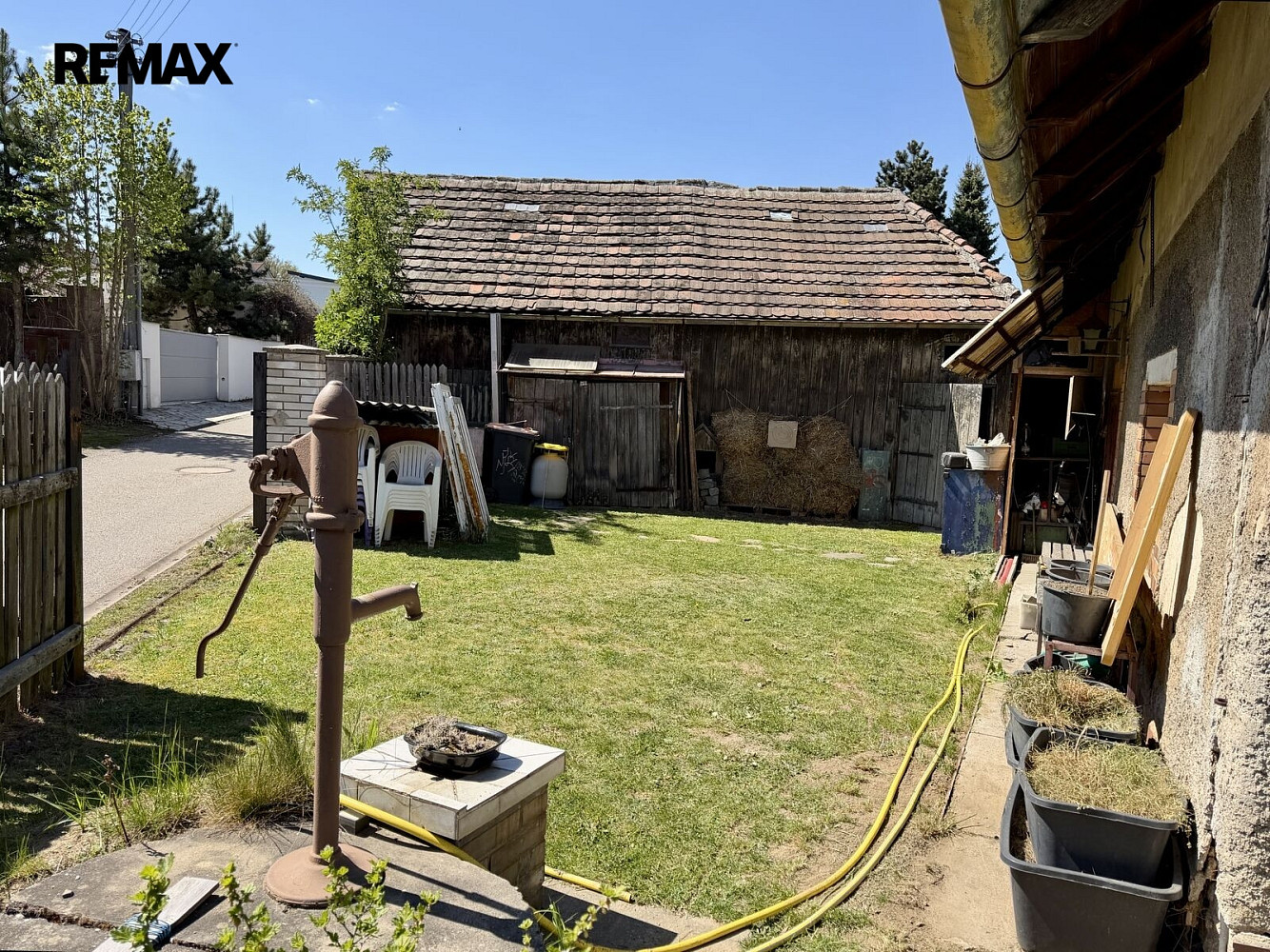 Prodej stavebního pozemku 374 m² – fotografie 2