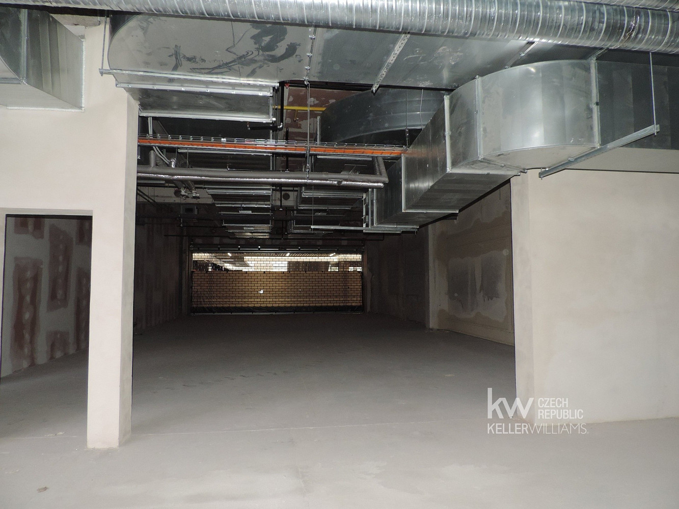 Pronájem obchodních prostor 326 m² – fotografie 4
