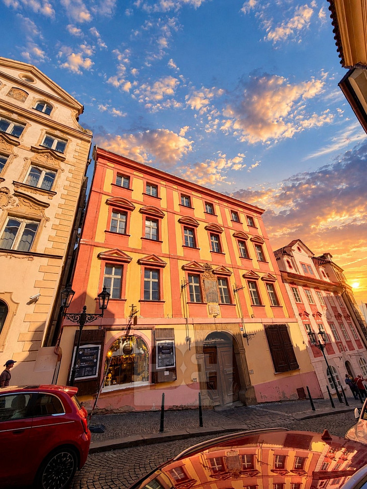 Prodej nájemního domu, činžáku 3 097 m²