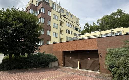 Pronájem uzamykatelné garáže 18m2, Zahradníčkova ulice, Praha 5 Košíre, Zahradníčkova, Praha 5 - Košíře