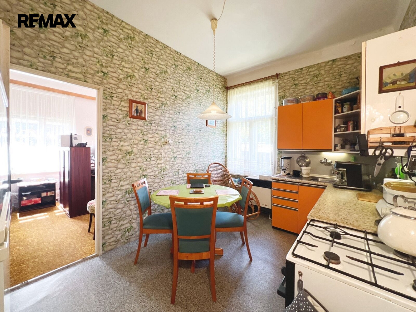 Prodej domu 190 m² s pozemkem 1 331 m² – fotografie 2