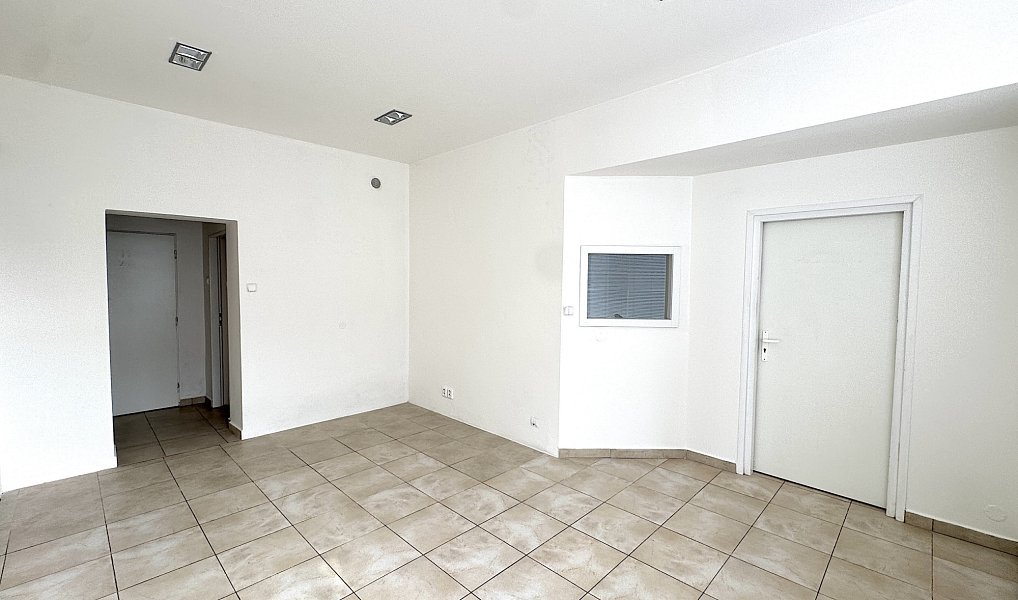 Pronájem obchodních prostor 80 m², Benešov – náhled fotky 6