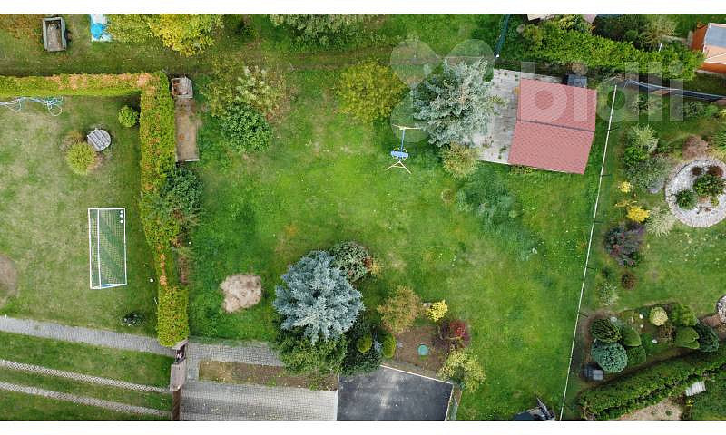 Pronájem stavebního pozemku 650 m²