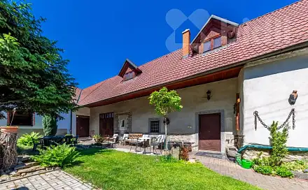 Prodej domu 388 m² s pozemkem 549 m², Paračov, okres Strakonice