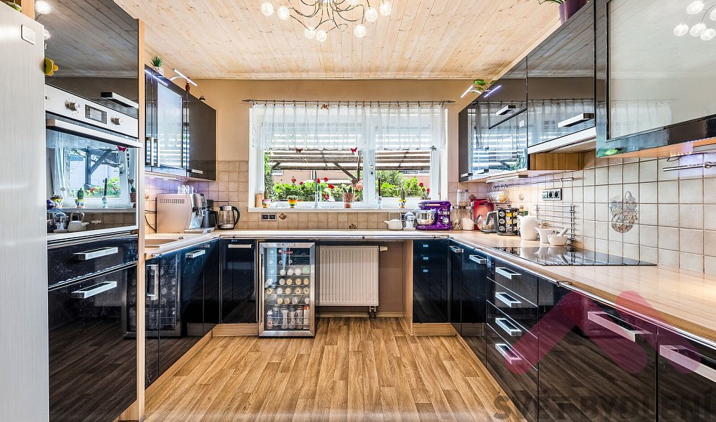 Prodej domu 160 m² s pozemkem 210 m², Nupaky – náhled fotky 5