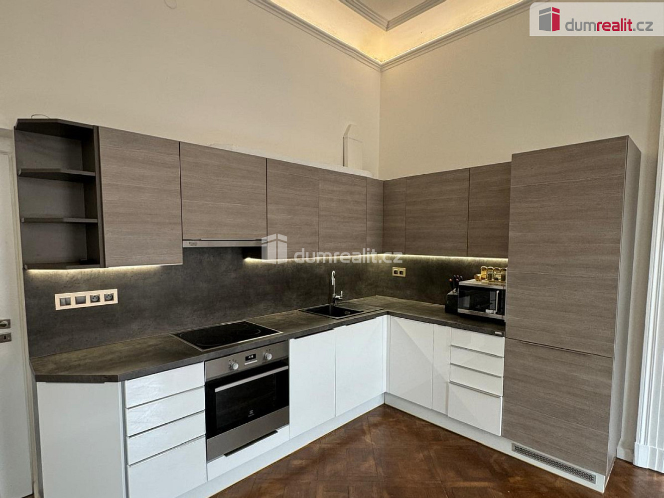 Pronájem bytu 2+kk 62 m² — photo 2