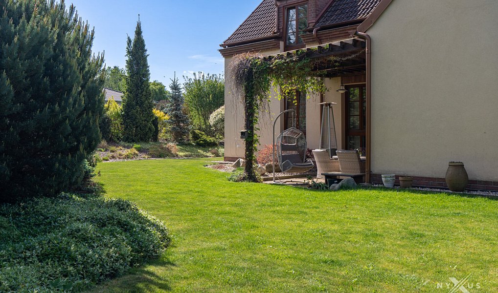 Prodej domu 250 m² s pozemkem 1 437 m², Dobřejovice – náhled fotky 8