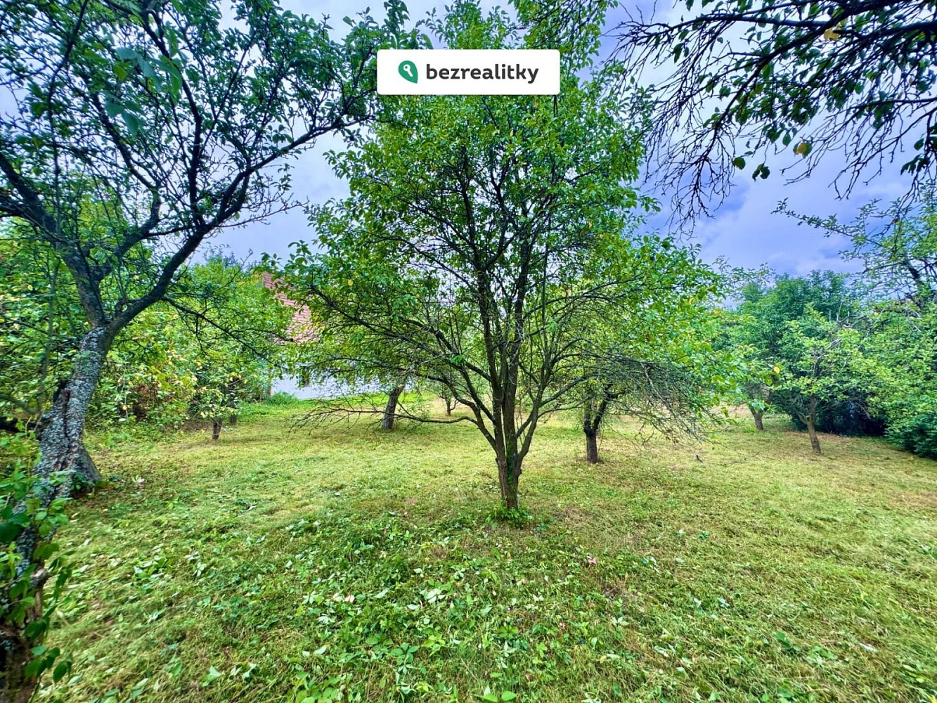 Prodej stavebního pozemku 853 m² – fotografie 3