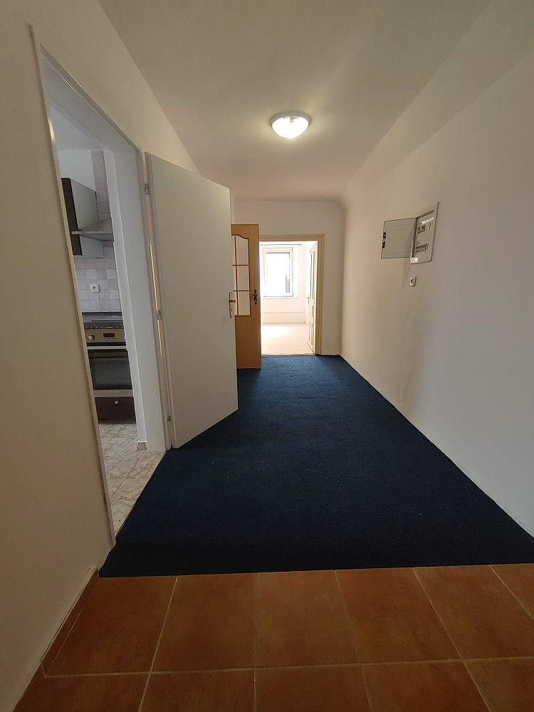 Pronájem bytu 1+1 28 m² – fotografie 5