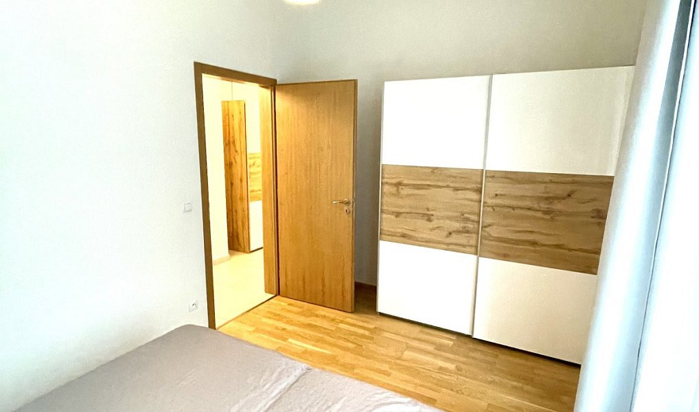 Pronájem bytu 2+kk 62 m², Praha – náhled fotky 12