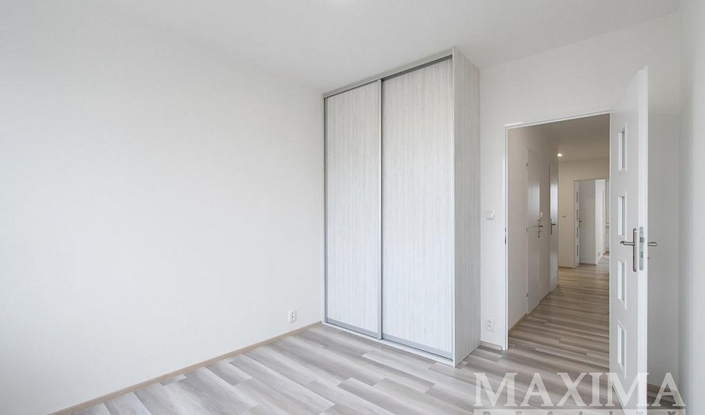 Prodej bytu 3+1 80 m², Praha – náhled fotky 8