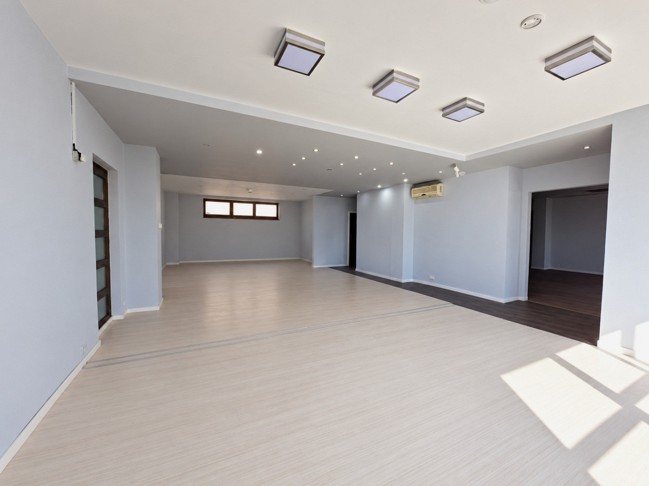 Pronájem obchodních prostor 165 m²
