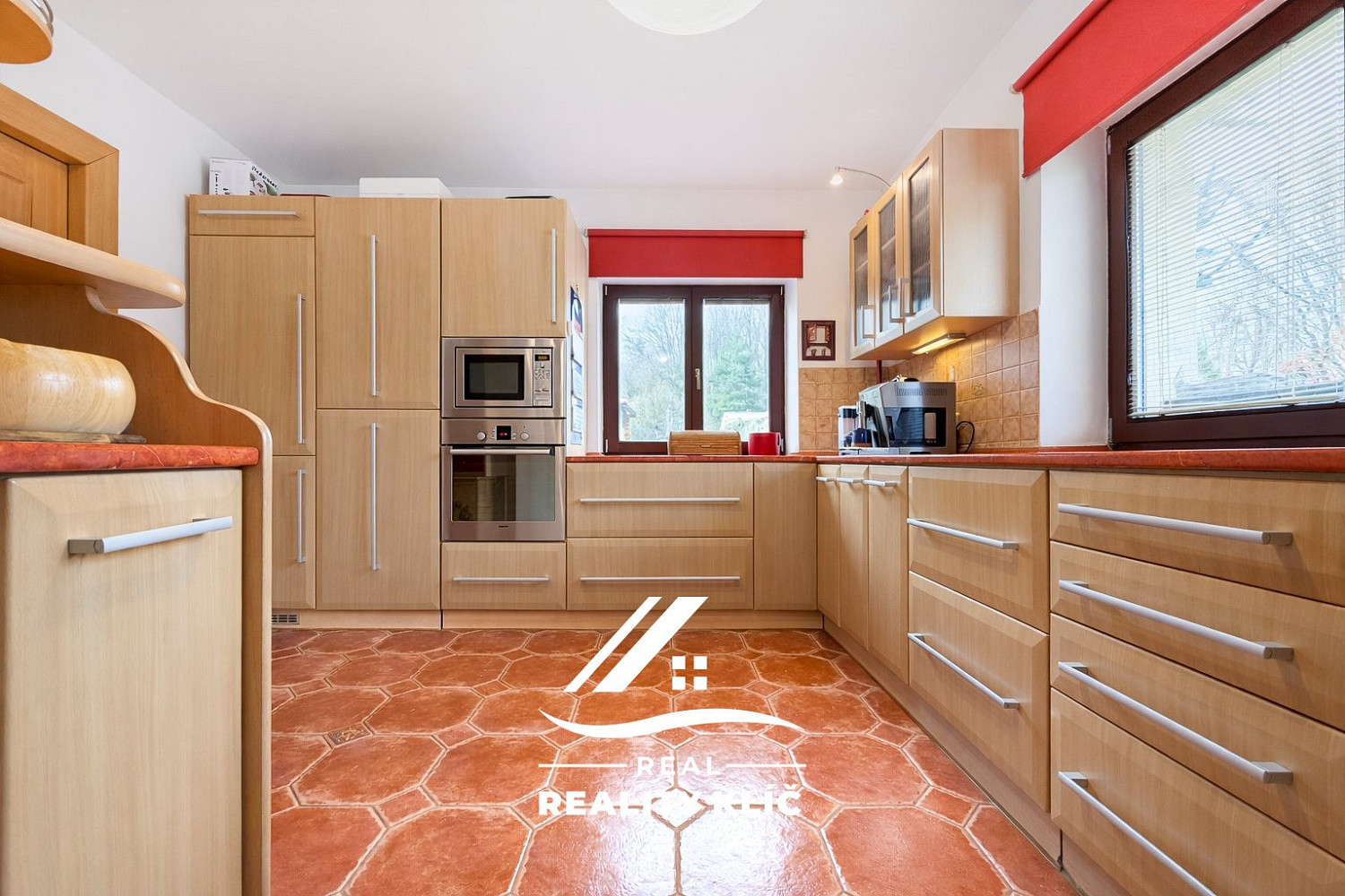 Prodej domu 240 m² s pozemkem 991 m² – fotografie 5